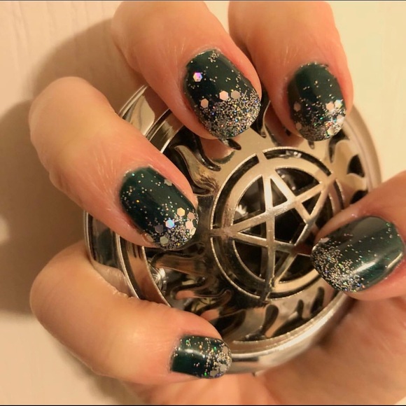 Meet your Posher, Emily - Picture 5 of 5